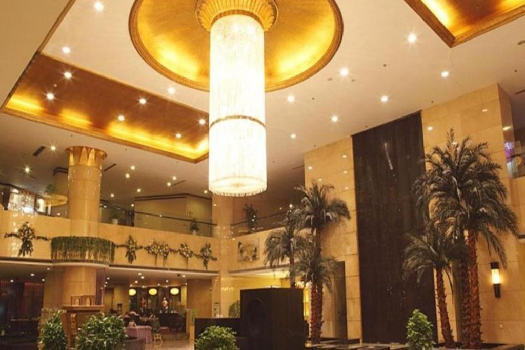 Linyi Blue Horizon Intenational Hotel Extérieur photo