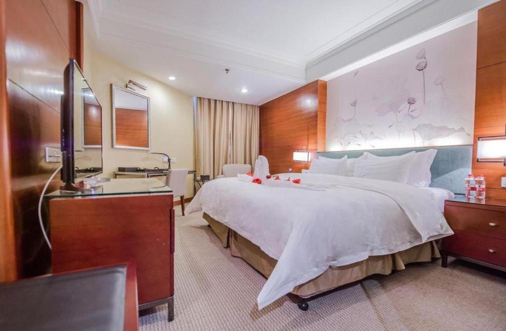 Linyi Blue Horizon Intenational Hotel Extérieur photo